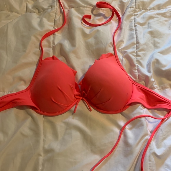 Victoria’s Secret push-up Swim top - Picture 1 of 1